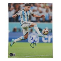 Juli&aacute;n Alvarez Signed Argentina National Football Team 8x10 Photo (Beckett) at PristineAuction.com