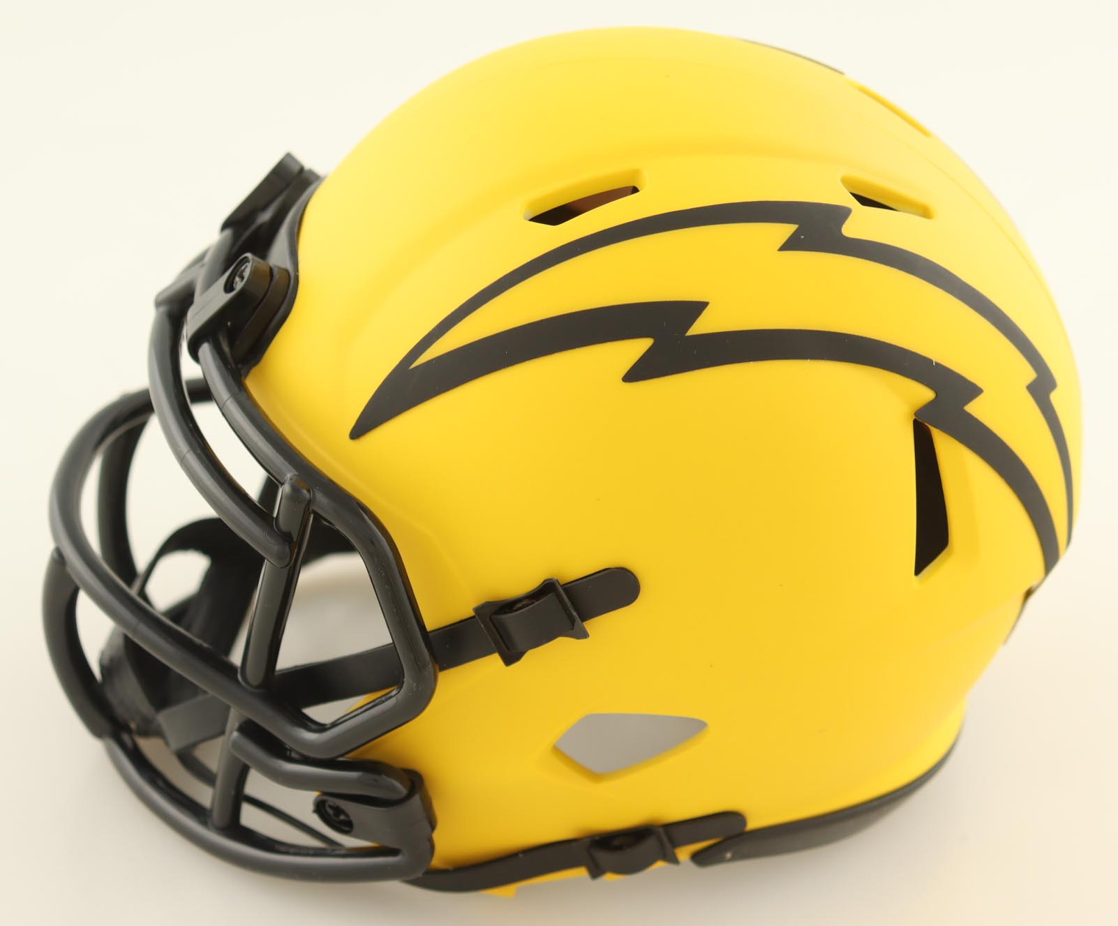 Omarion Hampton Signed Chargers Rave Alternate Speed Mini Helmet (Beckett) at PristineAuction.com Omarion Hampton Signed Chargers Rave Alternate Speed Mini Helmet (Beckett) at PristineAuction.com