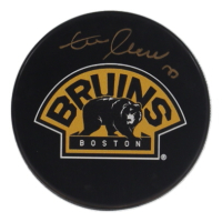 Zdeno Chara Signed Bruins Logo Hockey Puck (Chara) at PristineAuction.com
