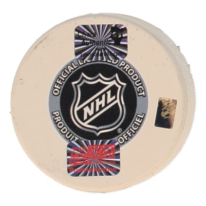 Zdeno Chara Signed Bruins White Logo Hockey Fights Cancer Puck (Chara) at PristineAuction.com Zdeno Chara Signed Bruins White Logo Hockey Fights Cancer Puck (Chara) at PristineAuction.com