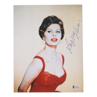 Sophia Loren Signed 8x10 Photo (Beckett) at PristineAuction.com