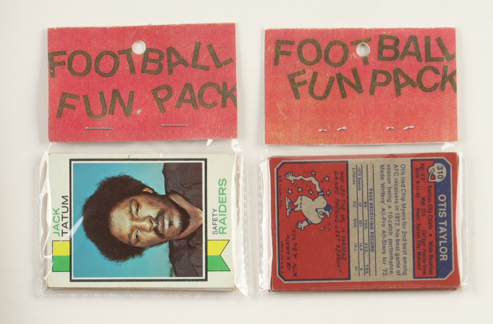 1973 Topps Football Cello Fun Pack Vending Box with (20) Packs at PristineAuction.com 1973 Topps Football Cello Fun Pack Vending Box with (20) Packs at PristineAuction.com