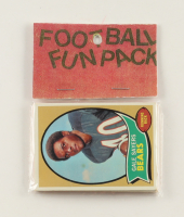 1970 Topps Football Card Fun Pack with (10) Cards at PristineAuction.com