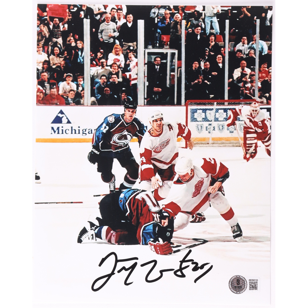 Darren McCarty Signed Red Wings 8x10 Photo (Beckett) at PristineAuction.com