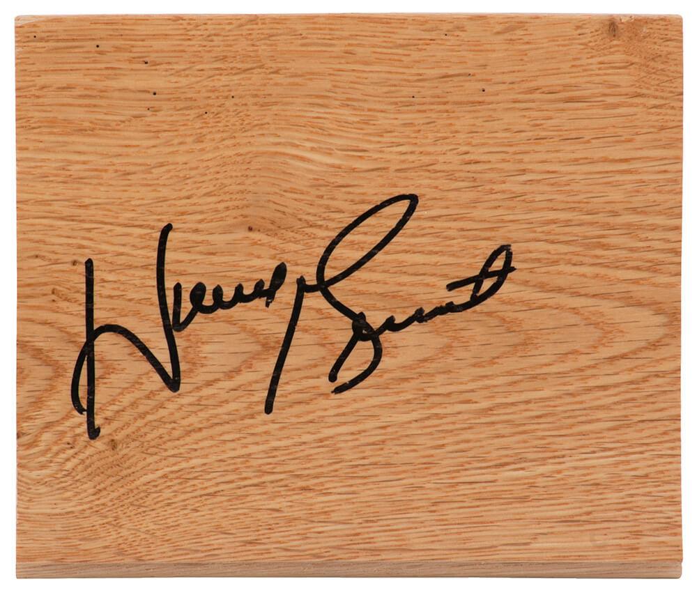 Horace Grant Signed 5x6 Wood Floor Piece (Schwartz) at PristineAuction.com Horace Grant Signed 5x6 Wood Floor Piece (Schwartz) at PristineAuction.com