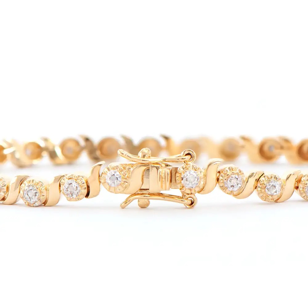 0.31 CTW Natural Diamonds 18K Gold Plated Designer Bracelet Size 7.5 Inches | Estimated Value $2,099 (AMG) at PristineAuction.com 0.31 CTW Natural Diamonds 18K Gold Plated Designer Bracelet Size 7.5 Inches | Estimated Value $2,099 (AMG) at PristineAuction.com