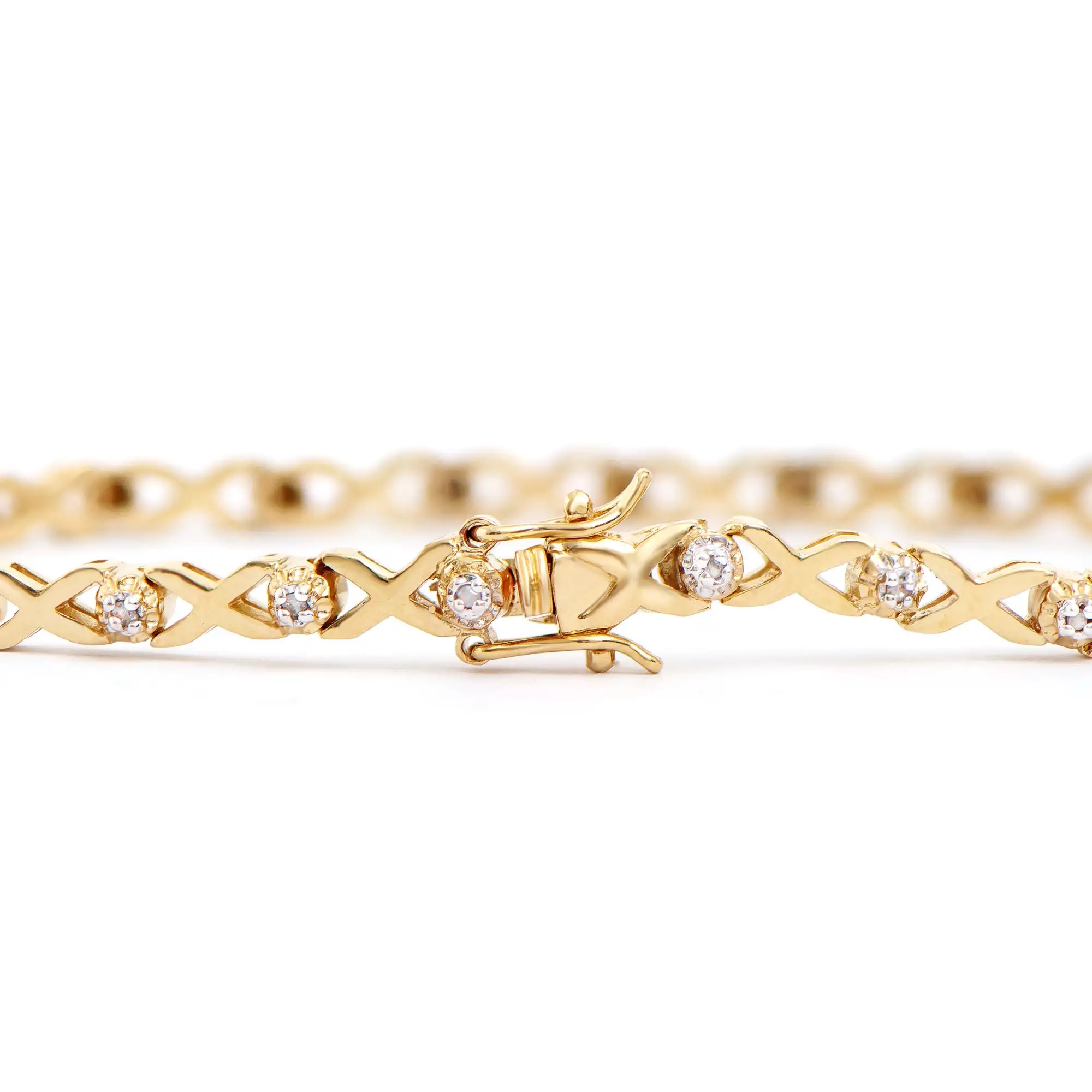 0.2 CTW Natural Diamonds 18K Gold Plated Designer Bracelet 8 Inches | Estimated Value $1,939 (AMG) at PristineAuction.com 0.2 CTW Natural Diamonds 18K Gold Plated Designer Bracelet 8 Inches | Estimated Value $1,939 (AMG) at PristineAuction.com