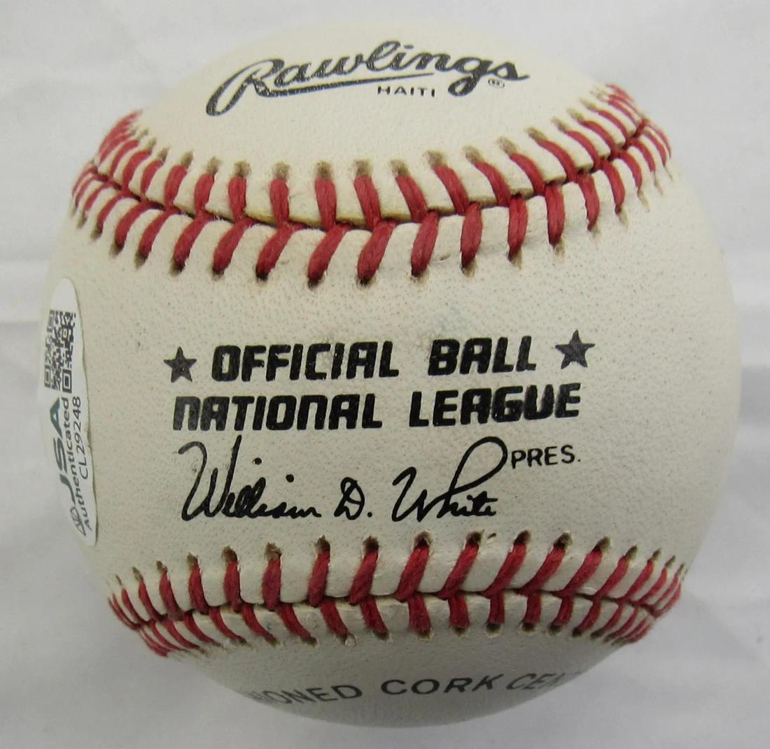 Johnny Bench Signed ONL Baseball (JSA) at PristineAuction.com Johnny Bench Signed ONL Baseball (JSA) at PristineAuction.com