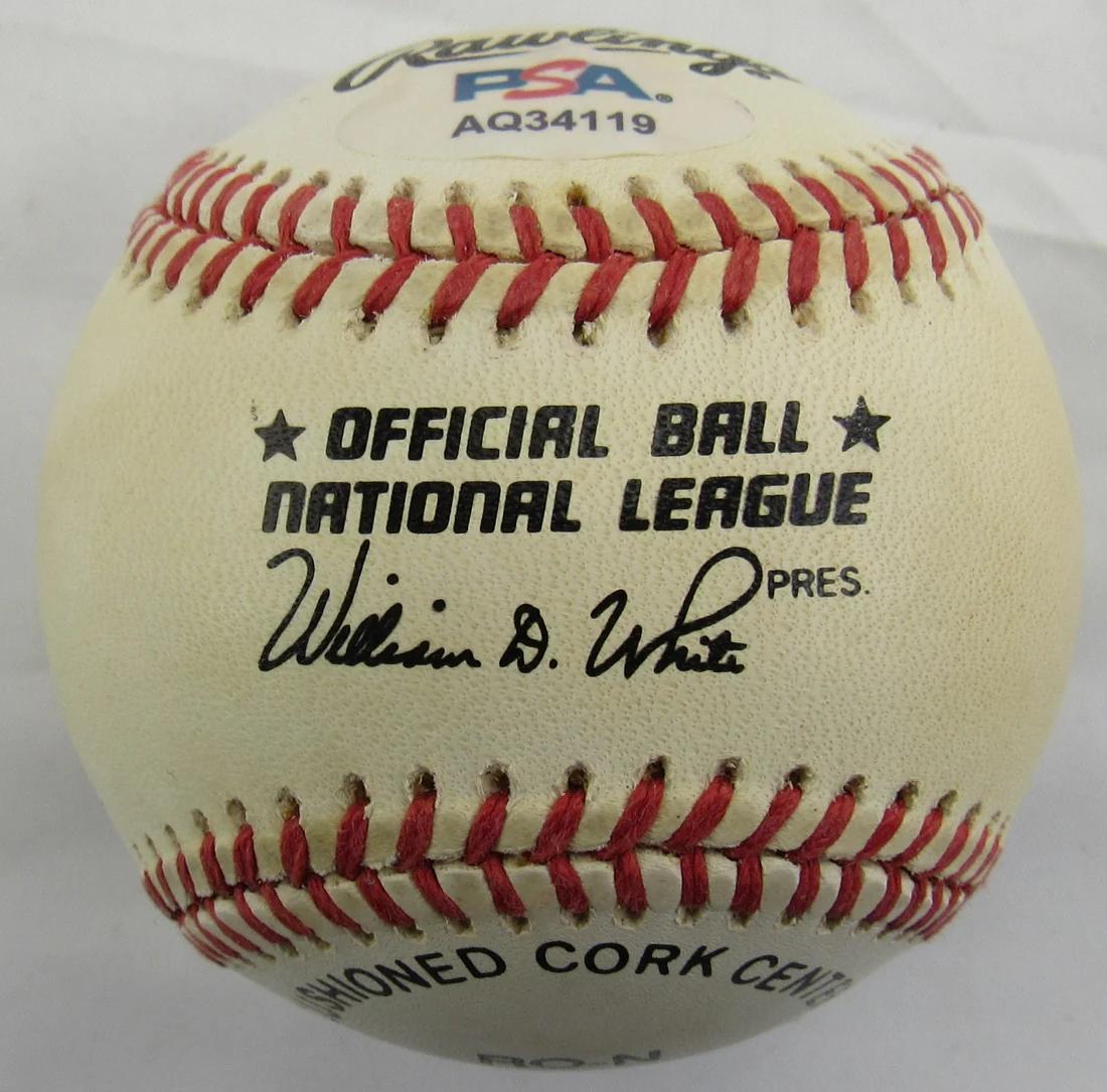 Hank Aaron Signed ONL Baseball (PSA) at PristineAuction.com Hank Aaron Signed ONL Baseball (PSA) at PristineAuction.com