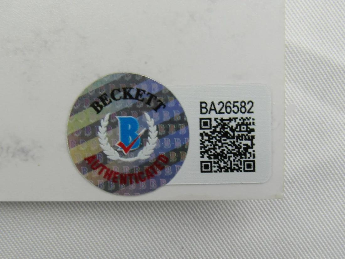 Pele Signed 8x10 Photo (Beckett) at PristineAuction.com Pele Signed 8x10 Photo (Beckett) at PristineAuction.com