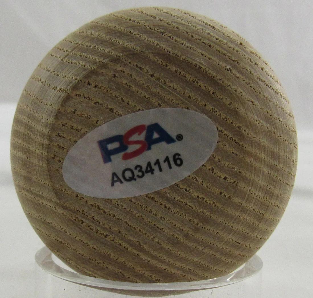 Willie Mays Signed Adirondack Baseball Bat (PSA) at PristineAuction.com Willie Mays Signed Adirondack Baseball Bat (PSA) at PristineAuction.com