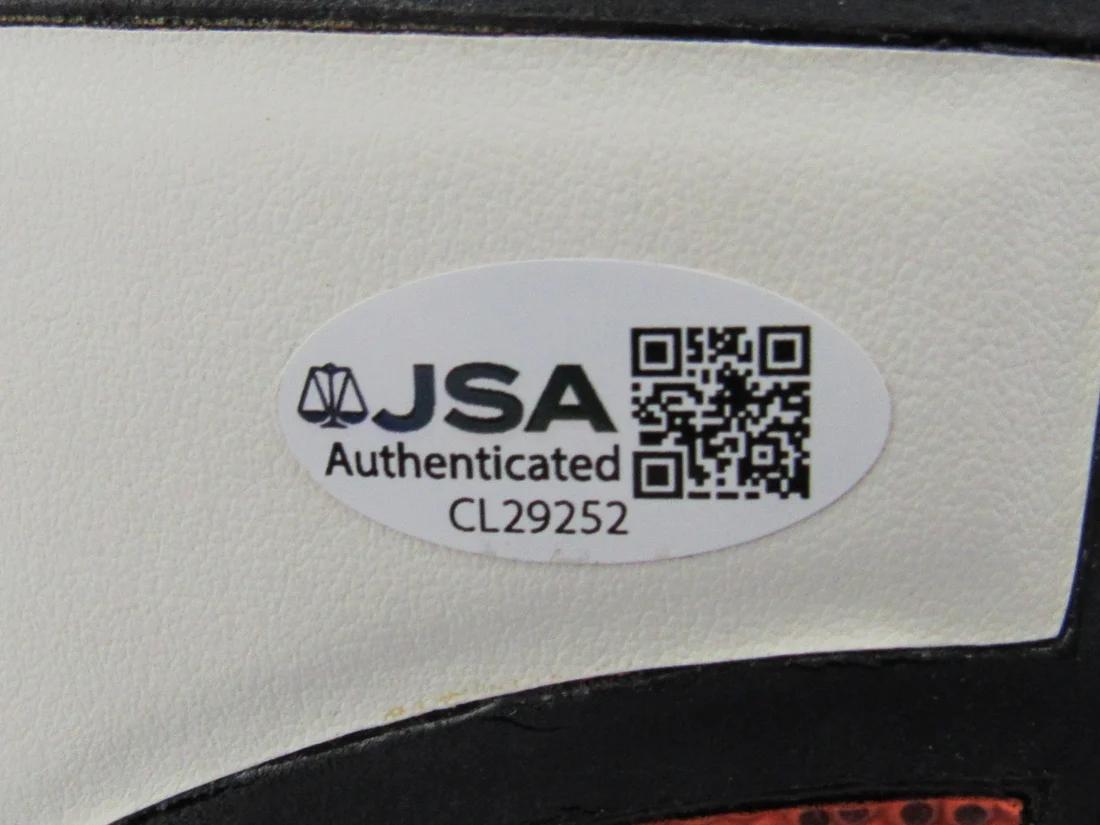 Geno Auriemma Signed UConn Huskies 2000 National Champions Logo Basketball (JSA) at PristineAuction.com Geno Auriemma Signed UConn Huskies 2000 National Champions Logo Basketball (JSA) at PristineAuction.com