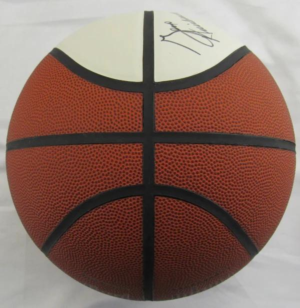Geno Auriemma Signed UConn Huskies 2000 National Champions Logo Basketball (JSA) at PristineAuction.com Geno Auriemma Signed UConn Huskies 2000 National Champions Logo Basketball (JSA) at PristineAuction.com