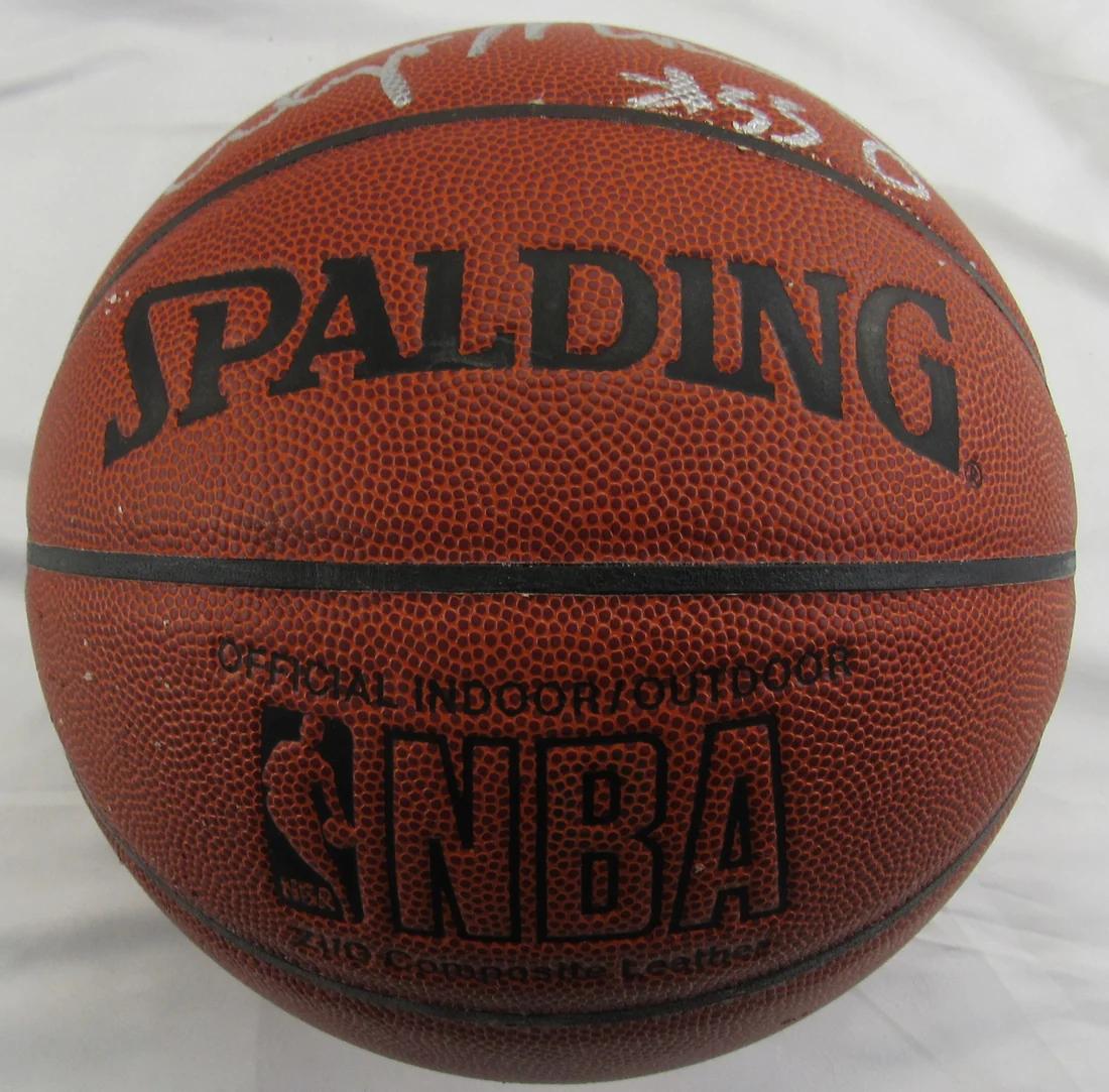 Alonzo Mourning Signed NBA Basketball (JSA) at PristineAuction.com Alonzo Mourning Signed NBA Basketball (JSA) at PristineAuction.com