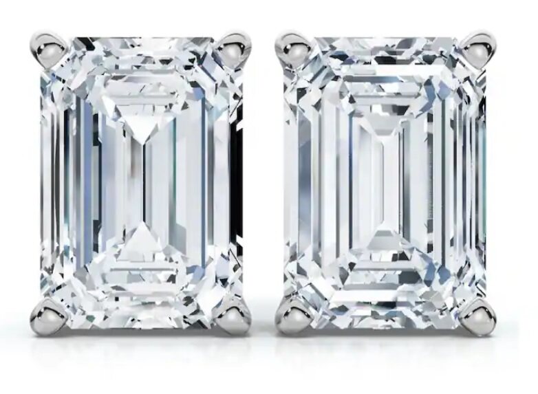 NEW! 0.91 CTW Lab-Grown Diamonds Earrings E-F, VVS2 | Estimated Retail Value: $5,495 (IGI) at PristineAuction.com NEW! 0.91 CTW Lab-Grown Diamonds Earrings E-F, VVS2 | Estimated Retail Value: $5,495 (IGI) at PristineAuction.com