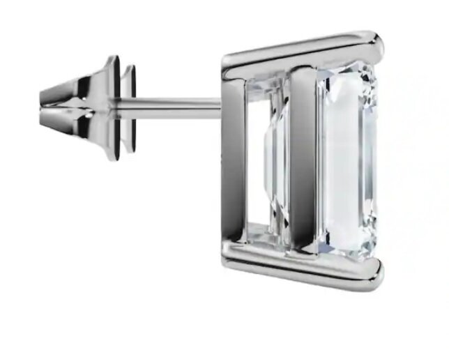 NEW! 0.91 CTW Lab-Grown Diamonds Earrings E-F, VVS2 | Estimated Retail Value: $5,495 (IGI) at PristineAuction.com NEW! 0.91 CTW Lab-Grown Diamonds Earrings E-F, VVS2 | Estimated Retail Value: $5,495 (IGI) at PristineAuction.com