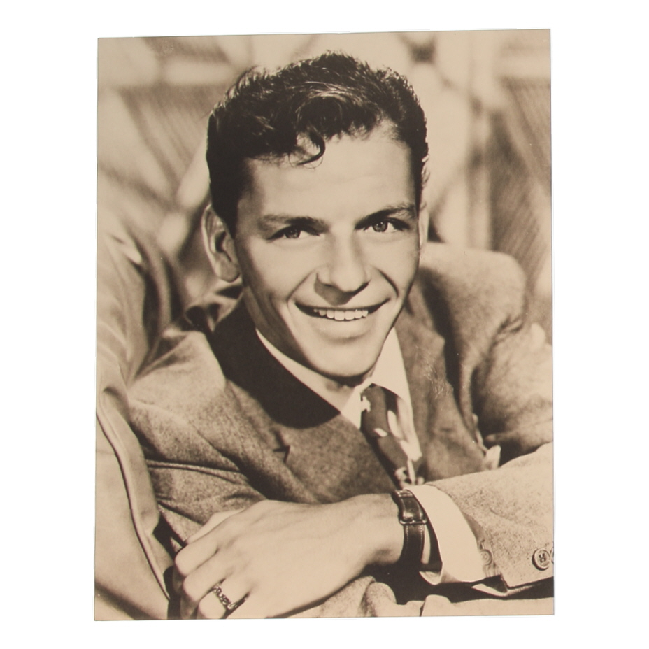 1944 Vintage "Frank Sinatra" 11x14 Photo at PristineAuction.com 1944 Vintage "Frank Sinatra" 11x14 Photo at PristineAuction.com