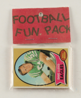 1970 Topps Football Card Fun Pack with (10) Cards at PristineAuction.com