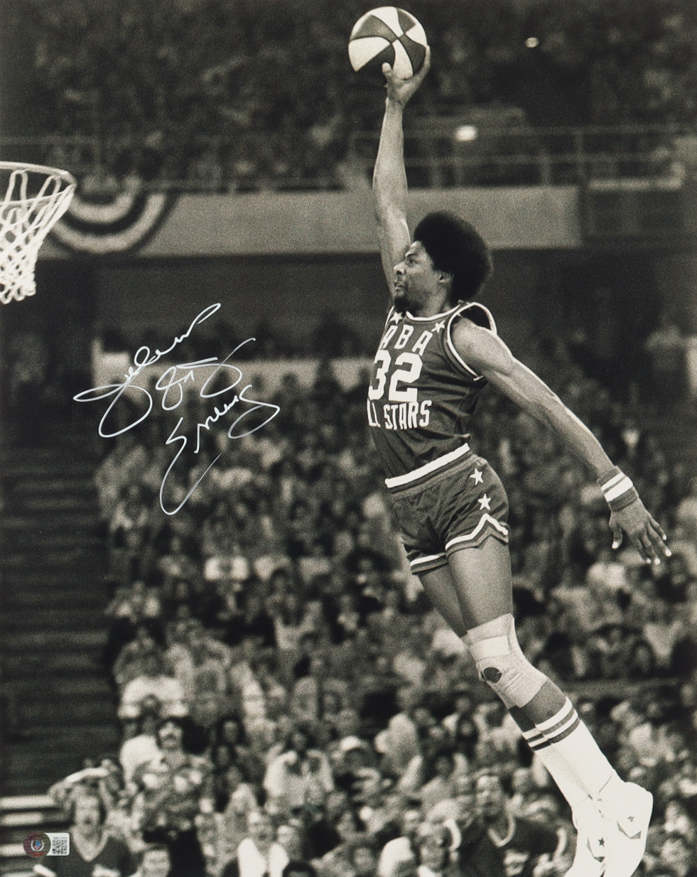 Julius "Dr. J" Erving Signed 76ers 16x20 Photo (Beckett) at PristineAuction.com Julius "Dr. J" Erving Signed 76ers 16x20 Photo (Beckett) at PristineAuction.com