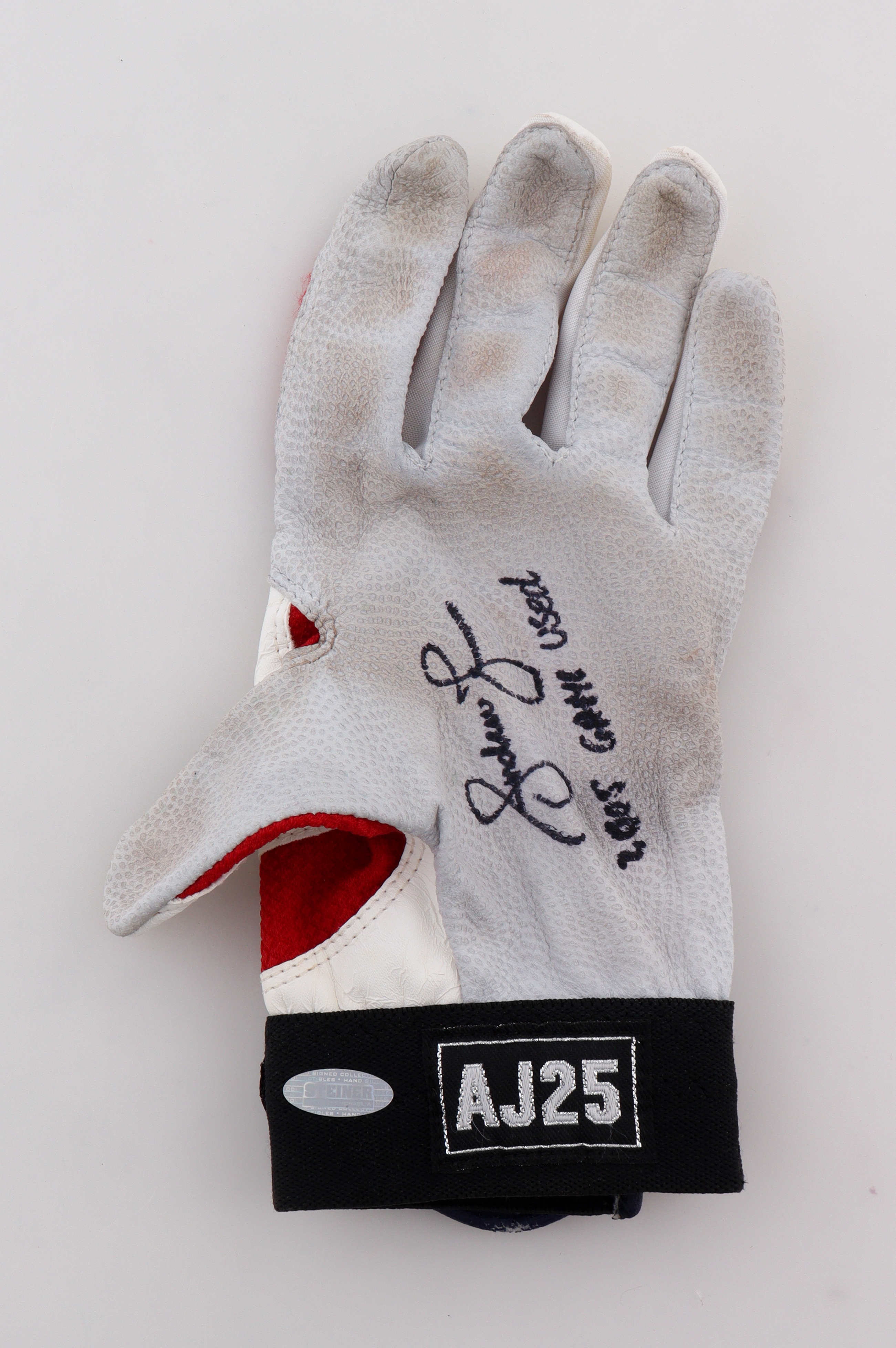Andruw Jones Signed Game-Used Jordan Batting Glove Inscribed "2005 Game Used" (Steiner) at PristineAuction.com Andruw Jones Signed Game-Used Jordan Batting Glove Inscribed "2005 Game Used" (Steiner) at PristineAuction.com