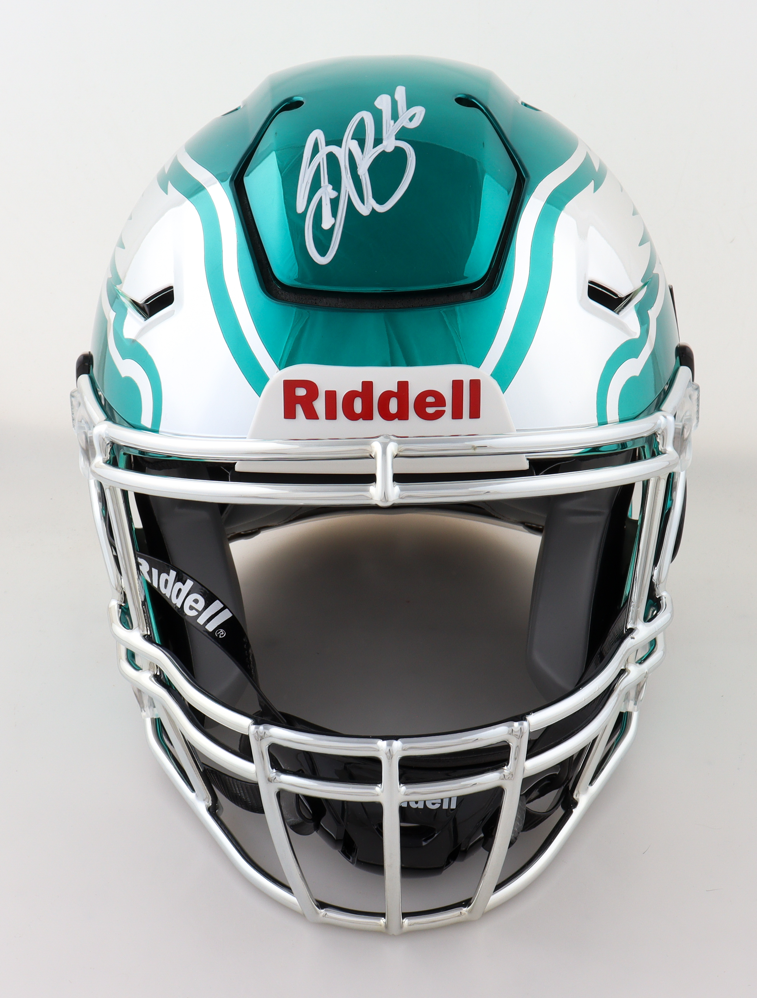 Saquon Barkley Signed Eagles Full-Size Authentic On-Field Chrome Speedflex Helmet (Beckett) at PristineAuction.com Saquon Barkley Signed Eagles Full-Size Authentic On-Field Chrome Speedflex Helmet (Beckett) at PristineAuction.com
