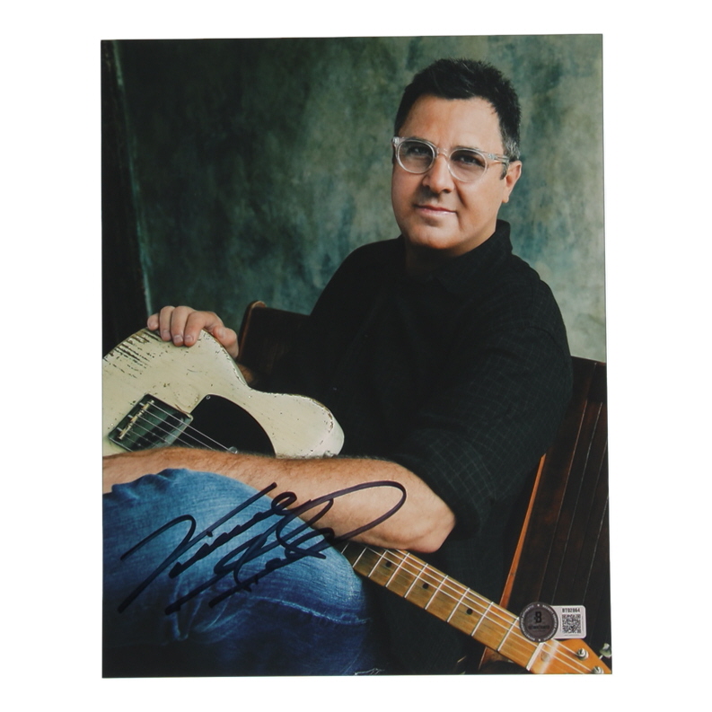 Vince Gill Signed 8x10 Photo (Beckett) at PristineAuction.com Vince Gill Signed 8x10 Photo (Beckett) at PristineAuction.com