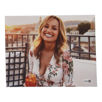 Giada De Laurentiis Signed 8x10 Photo Inscribed "XO" (JSA) at PristineAuction.com