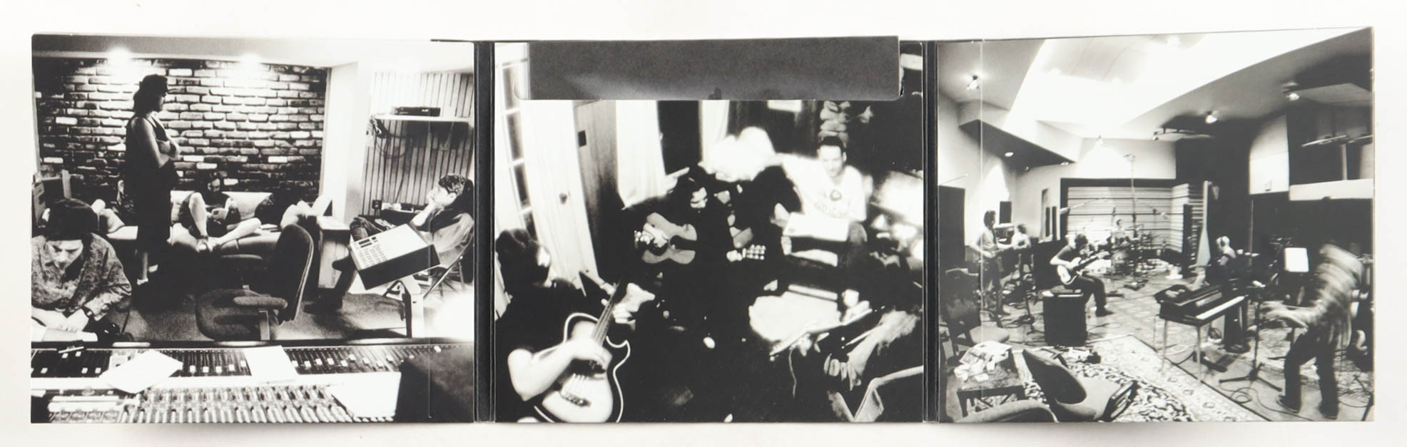 Mike McCready Signed "Rear View Mirror" CD Album Cover (JSA) at PristineAuction.com Mike McCready Signed "Rear View Mirror" CD Album Cover (JSA) at PristineAuction.com