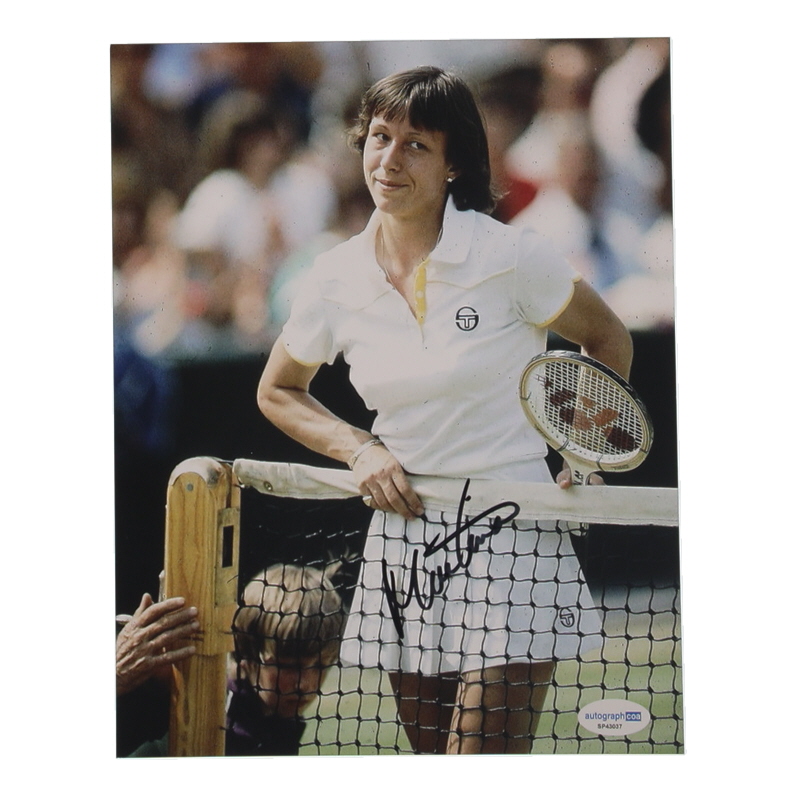 Martina Navratilova Signed 8x10 Photo (AutographCOA) at PristineAuction.com Martina Navratilova Signed 8x10 Photo (AutographCOA) at PristineAuction.com