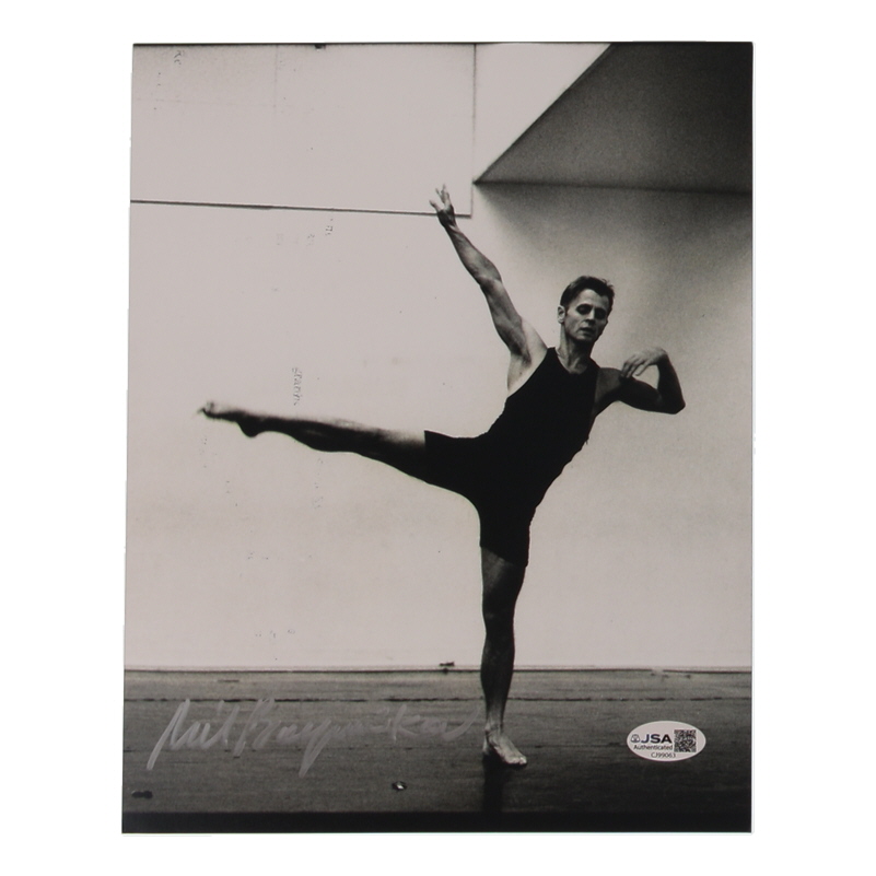 Mikhail Baryshnikov Signed 8x10 Photo (JSA) at PristineAuction.com Mikhail Baryshnikov Signed 8x10 Photo (JSA) at PristineAuction.com