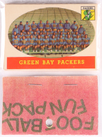 1958 Topps Football Card Fun Pack with (10) Cards at PristineAuction.com