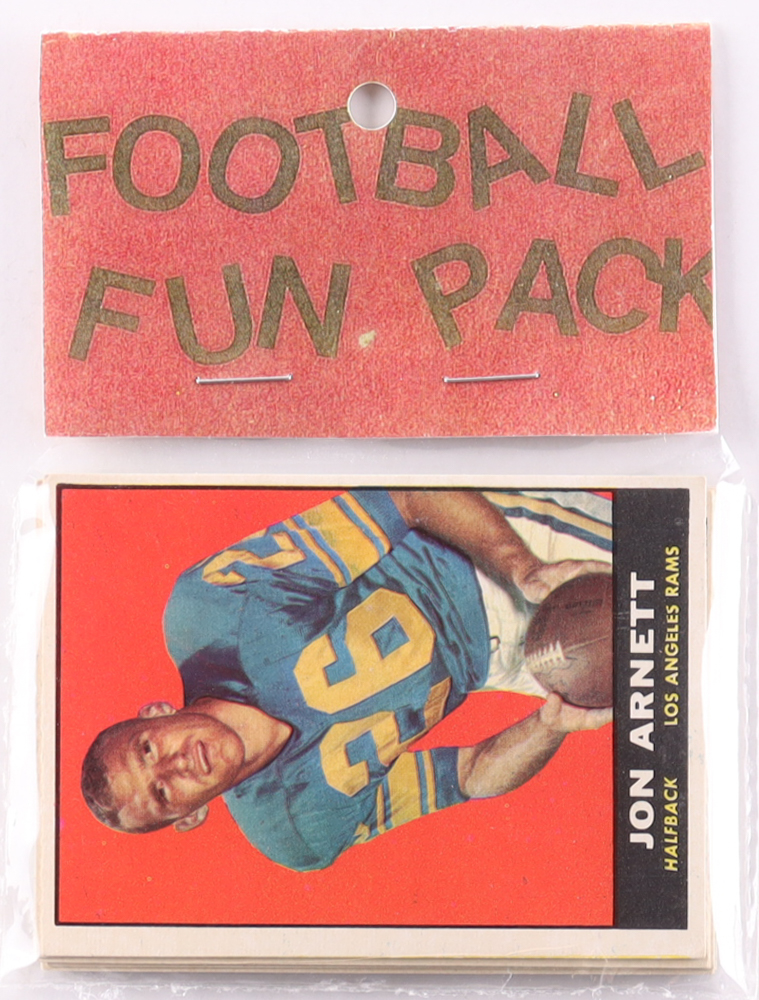1961 Topps Football Card Fun Pack with (10) Cards at PristineAuction.com 1961 Topps Football Card Fun Pack with (10) Cards at PristineAuction.com