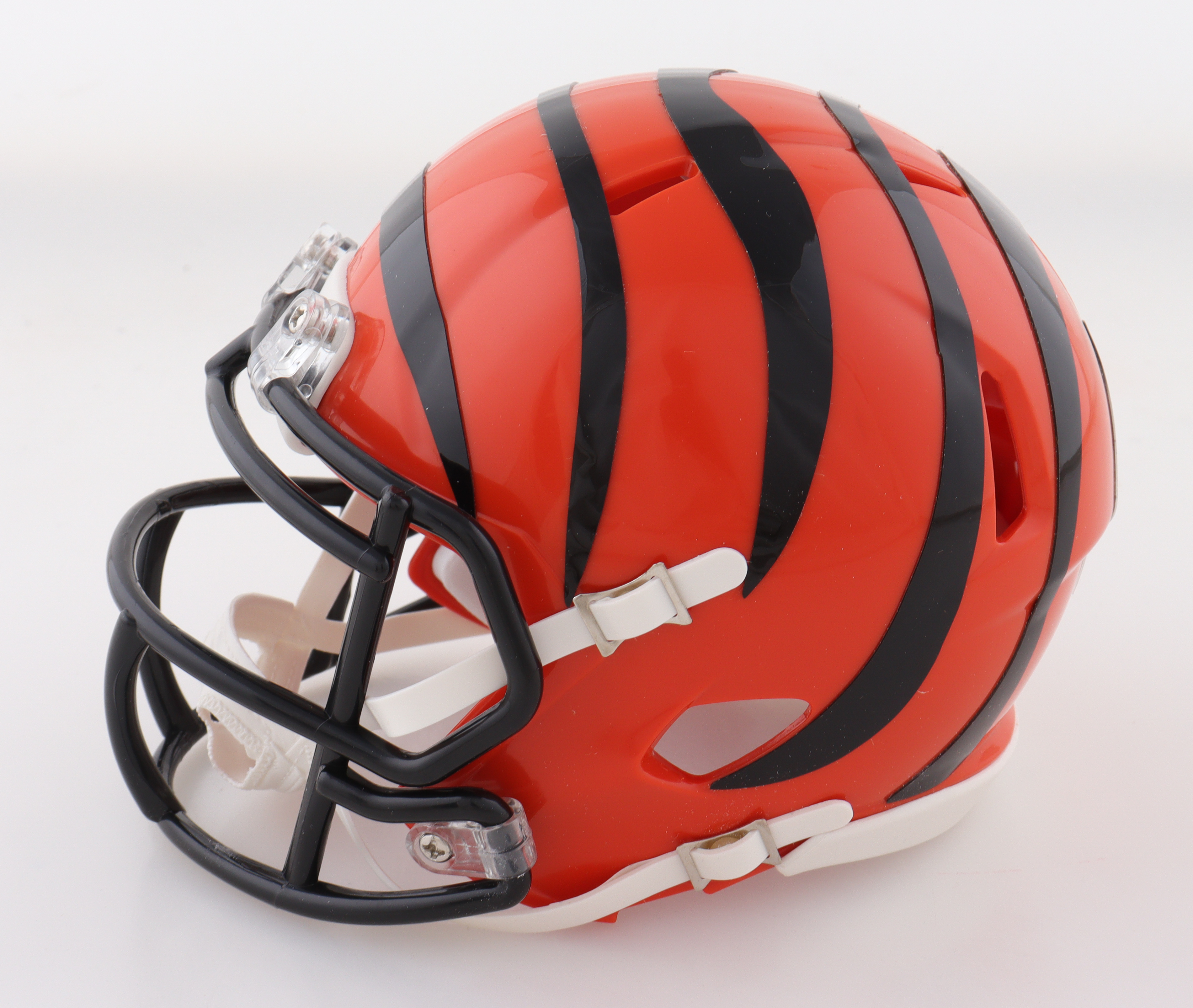 Ja'Marr Chase Signed Bengals Speed Mini Helmet (Beckett & Chase) at PristineAuction.com Ja'Marr Chase Signed Bengals Speed Mini Helmet (Beckett & Chase) at PristineAuction.com