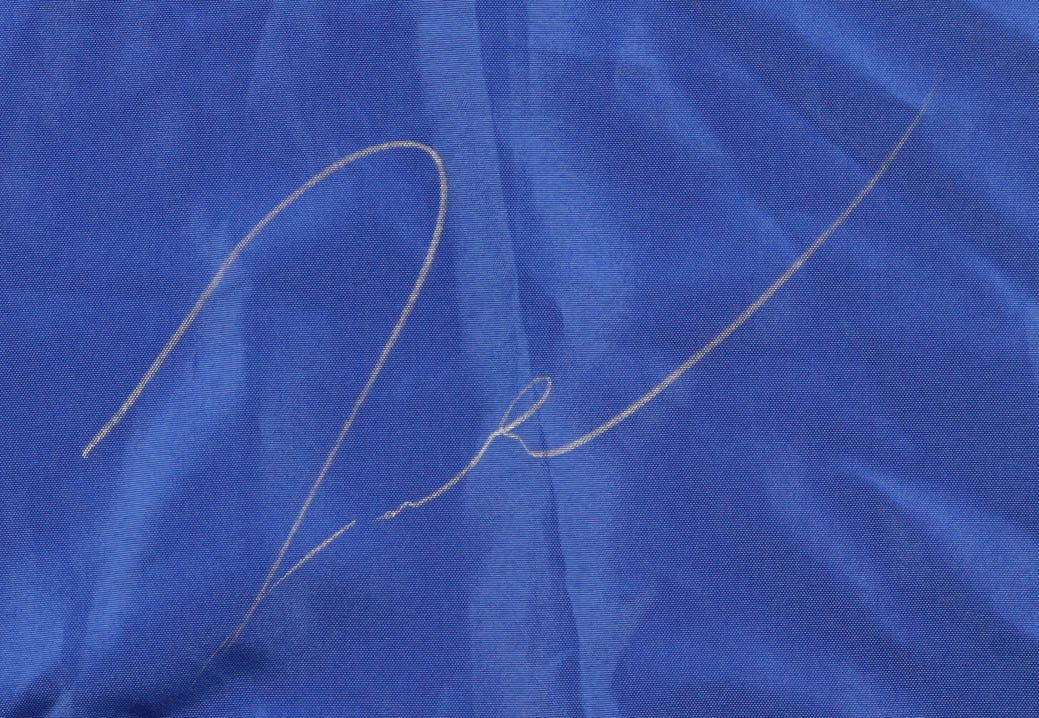 Jeremy Allen White Signed Apron (AutographCOA) at PristineAuction.com Jeremy Allen White Signed Apron (AutographCOA) at PristineAuction.com