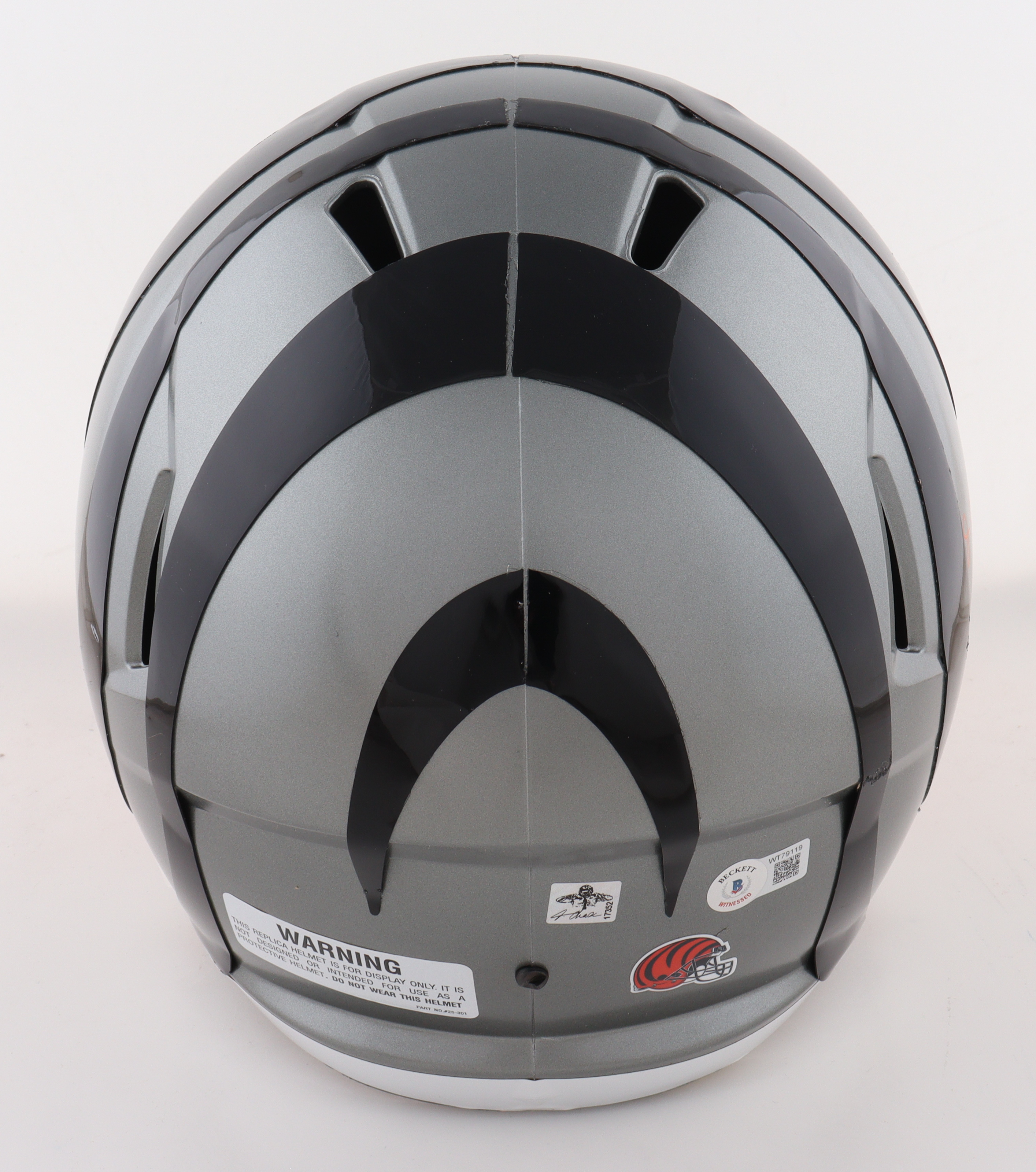 Ja'Marr Chase Signed Bengals Full-Size Speed Helmet (Beckett & Chase) at PristineAuction.com Ja'Marr Chase Signed Bengals Full-Size Speed Helmet (Beckett & Chase) at PristineAuction.com