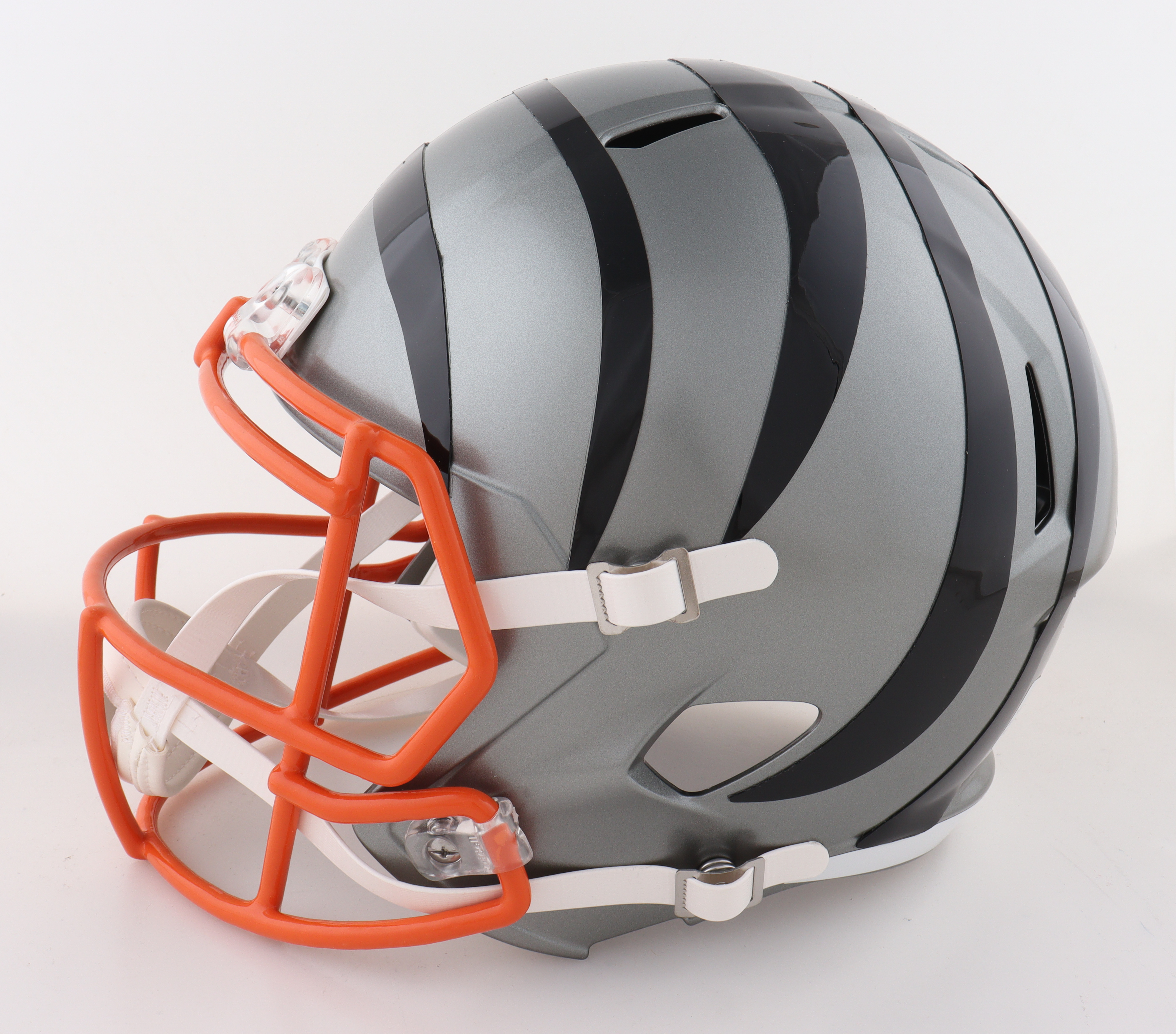 Ja'Marr Chase Signed Bengals Full-Size Speed Helmet (Beckett & Chase) at PristineAuction.com Ja'Marr Chase Signed Bengals Full-Size Speed Helmet (Beckett & Chase) at PristineAuction.com