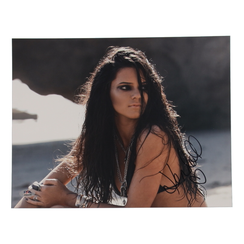 Kendall Jenner Signed 11x14 Photo (PSA) at PristineAuction.com Kendall Jenner Signed 11x14 Photo (PSA) at PristineAuction.com