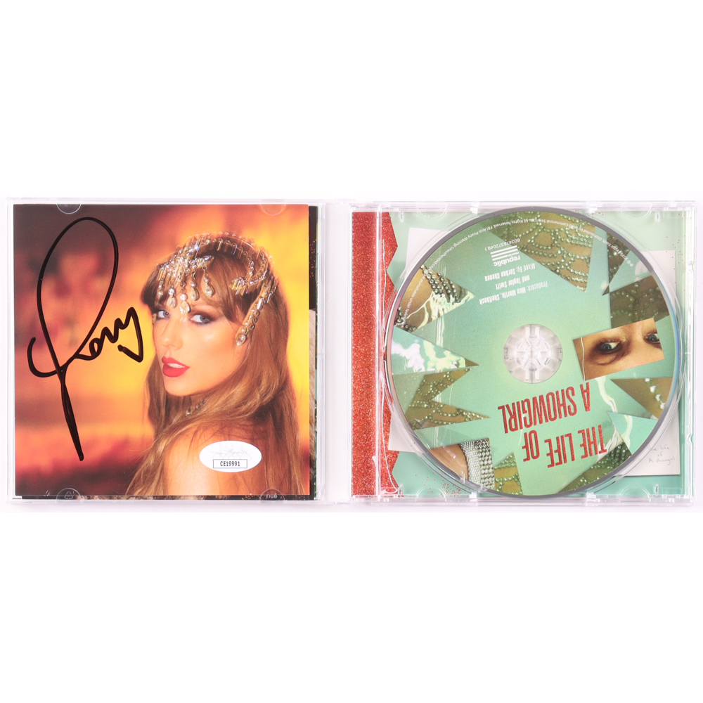 Taylor Swift Signed "The Life of a Showgirl" CD Album Insert (JSA) at PristineAuction.com