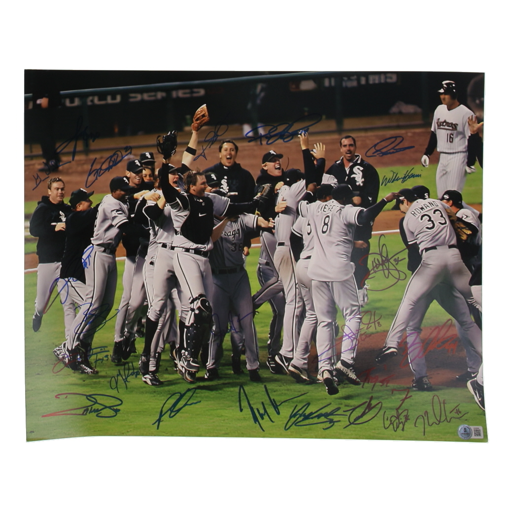 2005 White Sox 16x20 Photo Team-Signed By (23) with Ozzie Guillen, Frank Thomas, Luis Vizcaino, Paul Konerko (Beckett) at PristineAuction.com 2005 White Sox 16x20 Photo Team-Signed By (23) with Ozzie Guillen, Frank Thomas, Luis Vizcaino, Paul Konerko (Beckett) at PristineAuction.com
