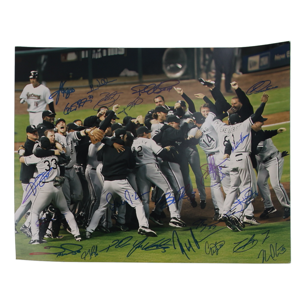 2005 White Sox 16x20 Photo Team-Signed By (23) with Ozzie Guillen, Frank Thomas, Luis Vizcaino, Paul Konerko (Beckett) at PristineAuction.com 2005 White Sox 16x20 Photo Team-Signed By (23) with Ozzie Guillen, Frank Thomas, Luis Vizcaino, Paul Konerko (Beckett) at PristineAuction.com