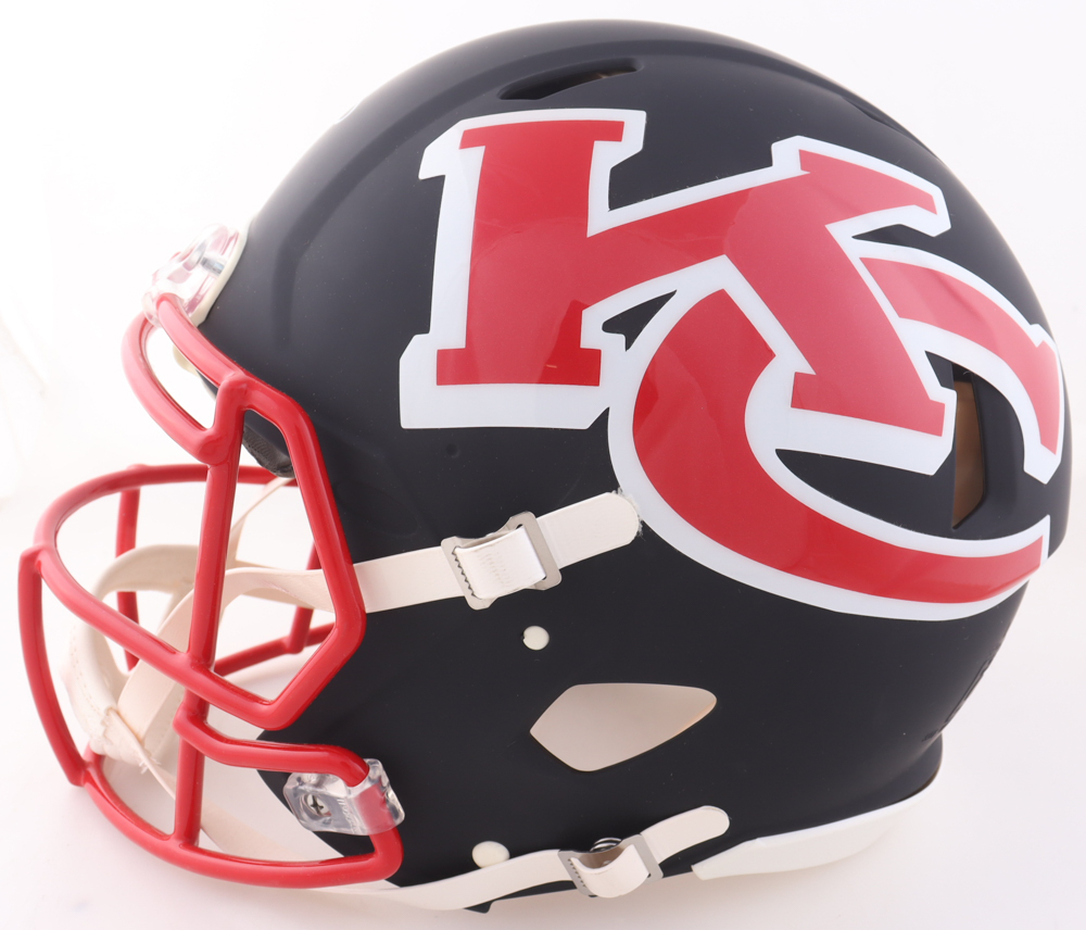 Patrick Mahomes II Signed Chiefs Full-Size Authentic On-Field AMP Alternate Speed Helmet (Beckett) at PristineAuction.com Patrick Mahomes II Signed Chiefs Full-Size Authentic On-Field AMP Alternate Speed Helmet (Beckett) at PristineAuction.com