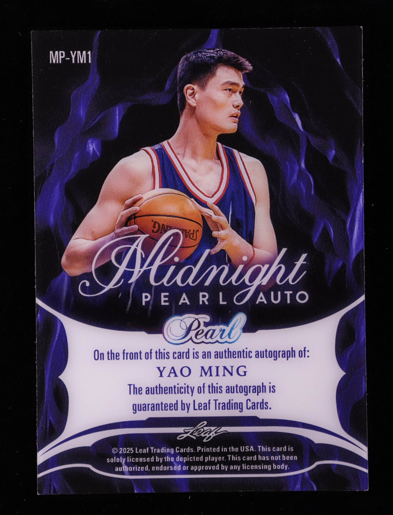 Yao Ming 2025 Leaf Pearl Midnight Autograph Green #MPYM1 #5/8 at PristineAuction.com Yao Ming 2025 Leaf Pearl Midnight Autograph Green #MPYM1 #5/8 at PristineAuction.com