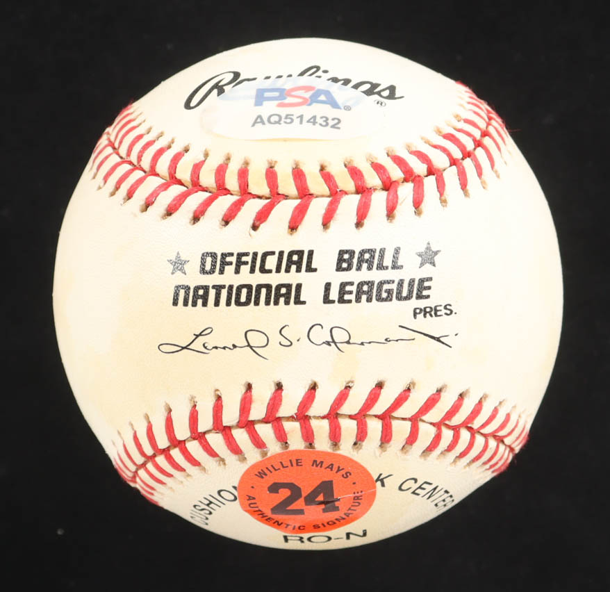 Willie Mays Signed ONL Baseball with Display Case (Mays & PSA) at PristineAuction.com Willie Mays Signed ONL Baseball with Display Case (Mays & PSA) at PristineAuction.com