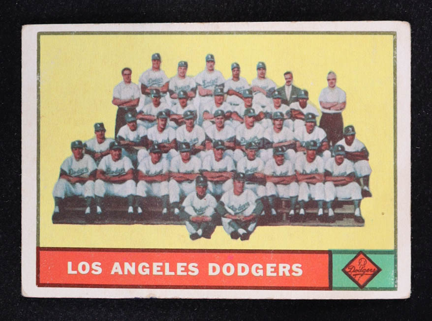 Los Angeles Dodgers 1961 Topps #86 TC at PristineAuction.com Los Angeles Dodgers 1961 Topps #86 TC at PristineAuction.com