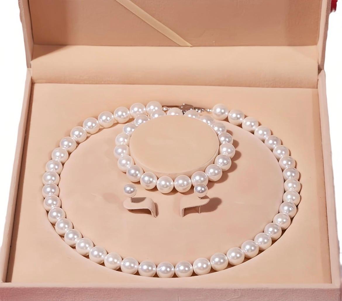Freshwater Cultured White Pearl 4-Piece Set in Box | $1,750 Estimated Retail Value (UGL Cert) | Necklace, Bracelet, Ring, & Earrings at PristineAuction.com Freshwater Cultured White Pearl 4-Piece Set in Box | $1,750 Estimated Retail Value (UGL Cert) | Necklace, Bracelet, Ring, & Earrings at PristineAuction.com