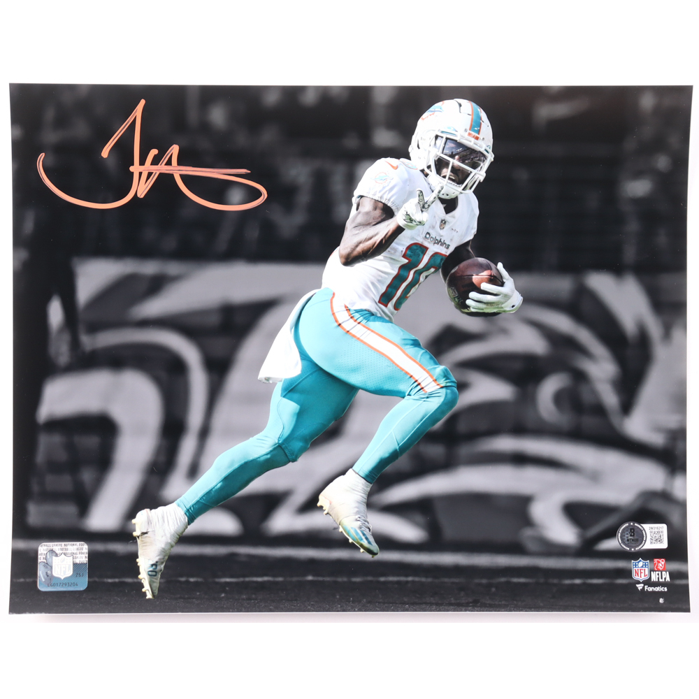 Tyreek Hill Signed Dolphins 11x14 Photo (Beckett) at PristineAuction.com