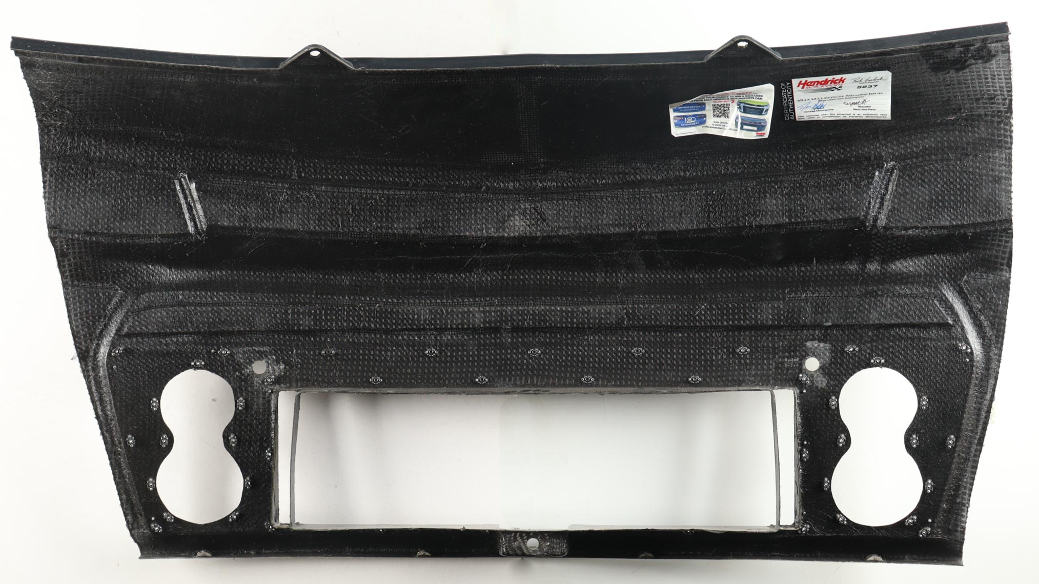 William Byron Race-Used 2022 NASCAR Cup Series #24 Valvoline Center Nose Car Piece (Hendrick Motorsports) at PristineAuction.com William Byron Race-Used 2022 NASCAR Cup Series #24 Valvoline Center Nose Car Piece (Hendrick Motorsports) at PristineAuction.com