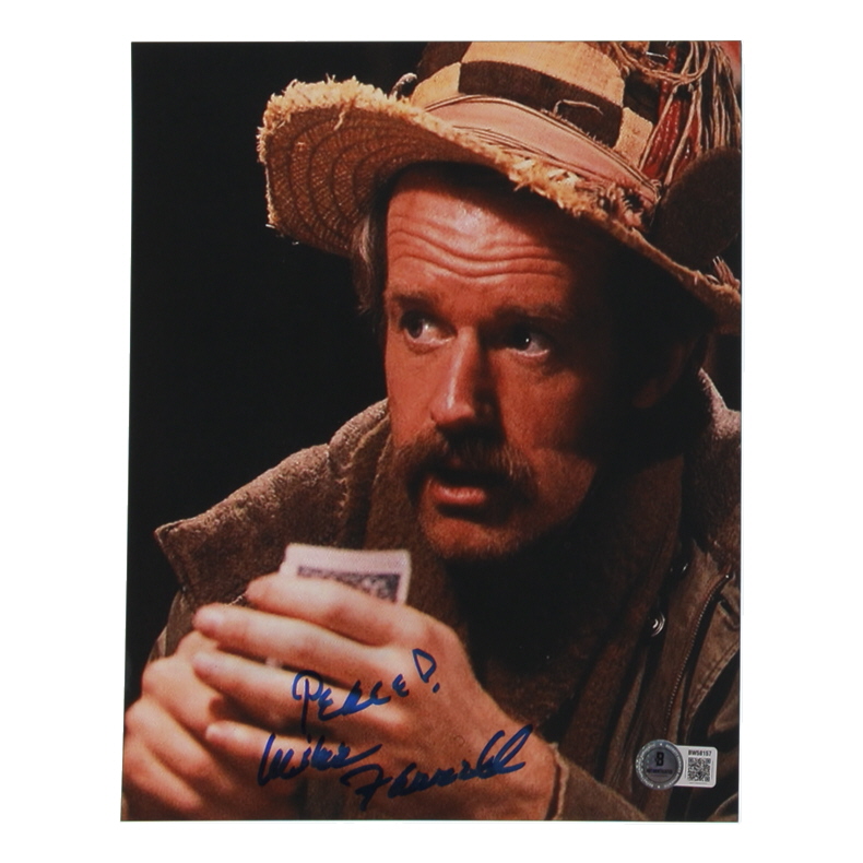 Mike Farrell Signed "M.A.S.H." 8x10 Photo Inscribed "Peace!" (Beckett) at PristineAuction.com Mike Farrell Signed "M.A.S.H." 8x10 Photo Inscribed "Peace!" (Beckett) at PristineAuction.com