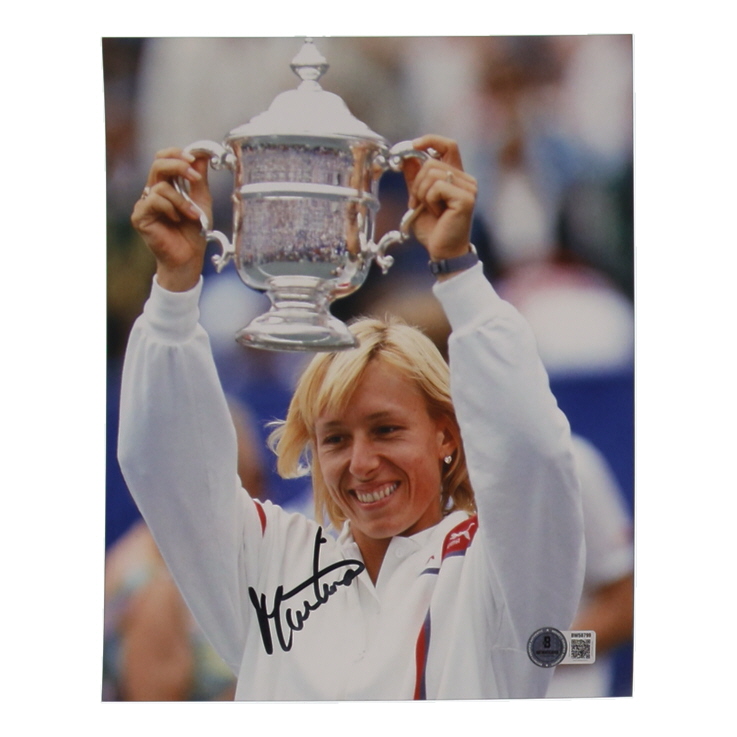 Martina Navratilova Signed 8x10 Photo (Beckett) at PristineAuction.com Martina Navratilova Signed 8x10 Photo (Beckett) at PristineAuction.com