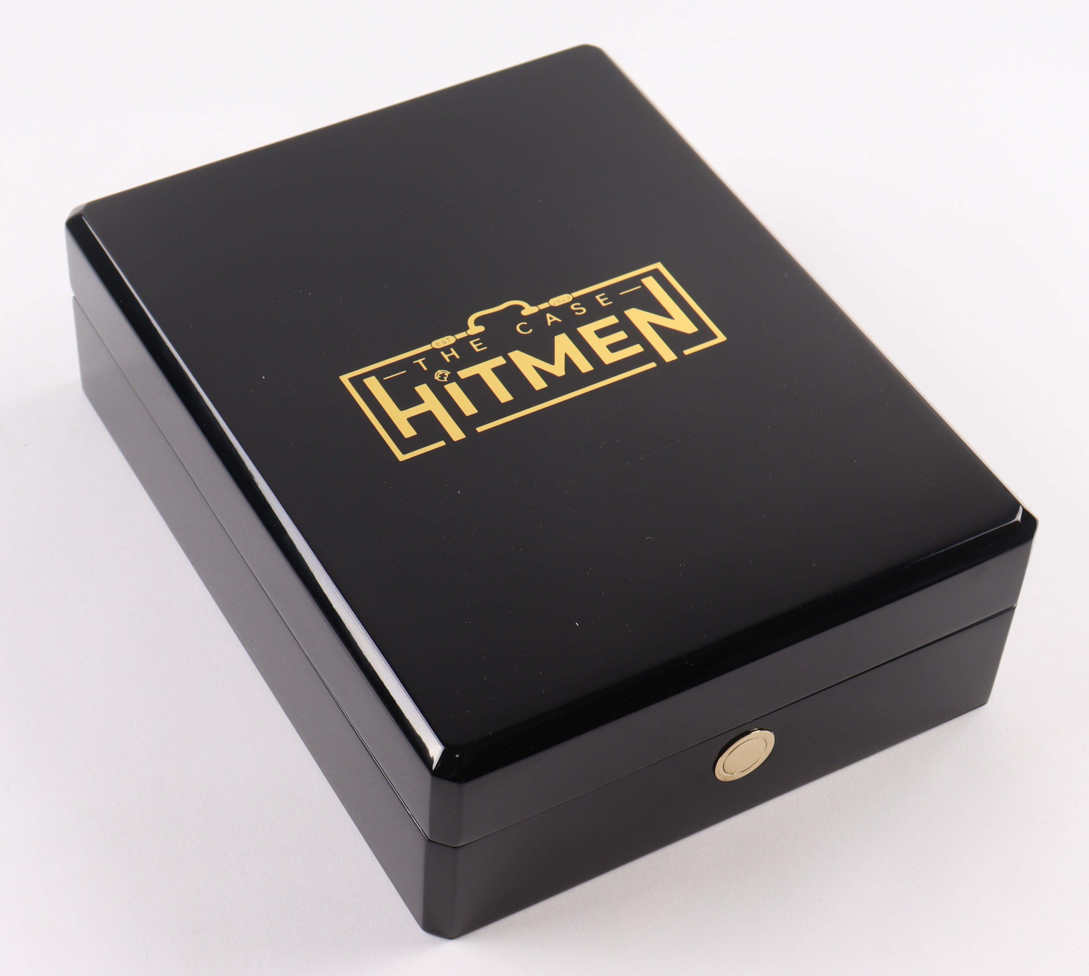 Timeless Athletes Omega 24 Karat | 2026 The Case Hitmen Artist Proof 1/1 Art Card with Display Case at PristineAuction.com Timeless Athletes Omega 24 Karat | 2026 The Case Hitmen Artist Proof 1/1 Art Card with Display Case at PristineAuction.com